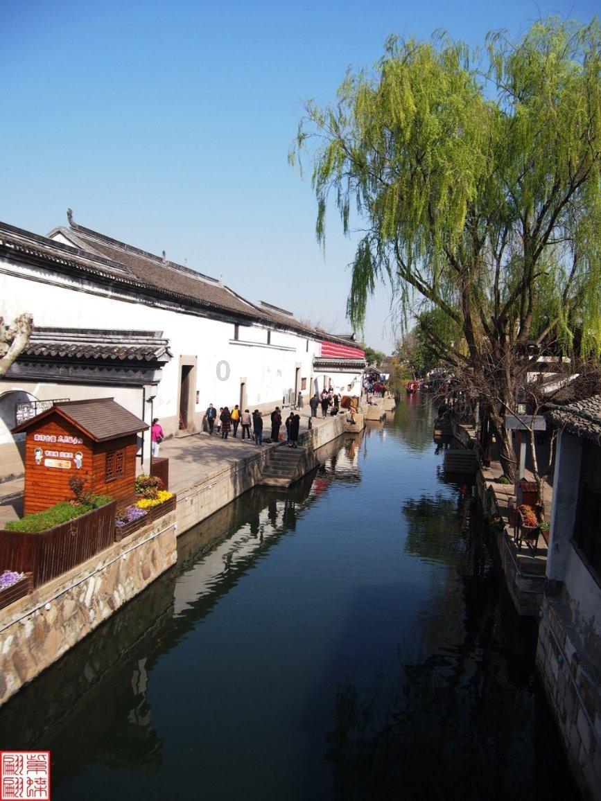 太白县咀头镇东大街社区:弘扬传统“添年味” 春联送福进万家